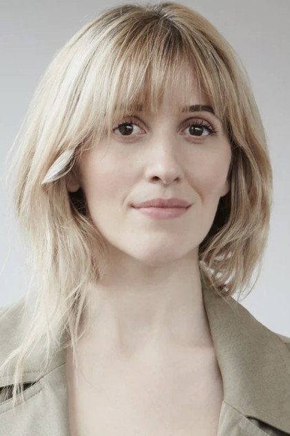 Elna Baker como Clovis