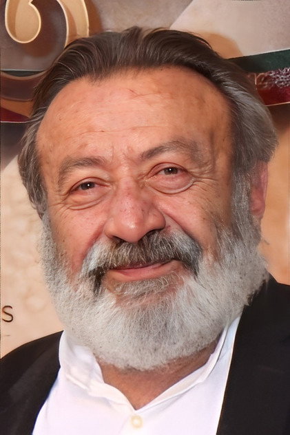 José Sefami as Néstor