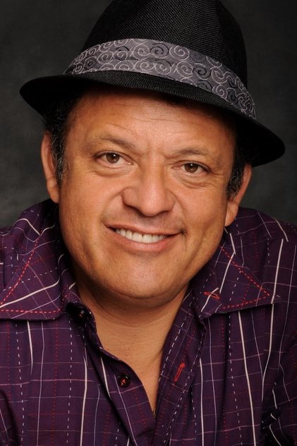 Paul Rodríguez como Sanchez