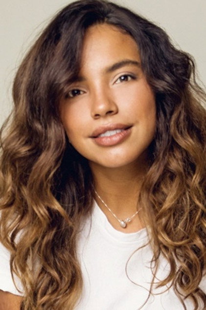Gabriela Moreyra como Dora