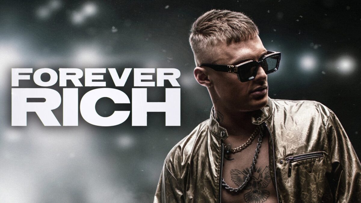 Forever Rich: Un caos narrativo que opaca su cruda violencia callejera