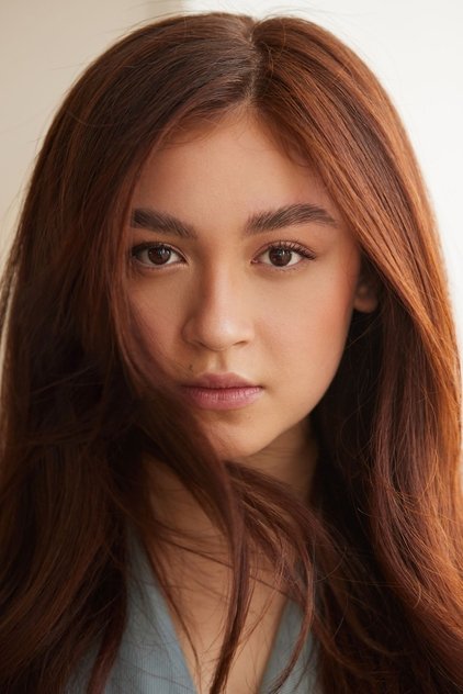 Anna Cathcart como Katherine "Kitty" Song Covey