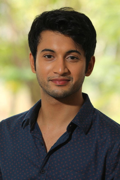 Rohit Saraf como Rahul Avasthi
