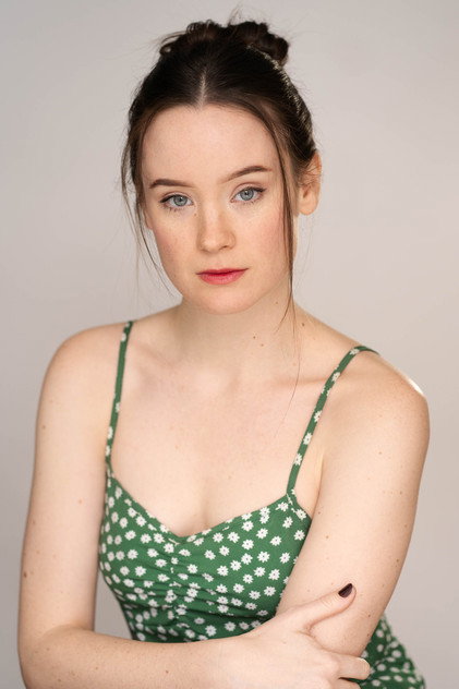 Emelia Hellman como Ashley