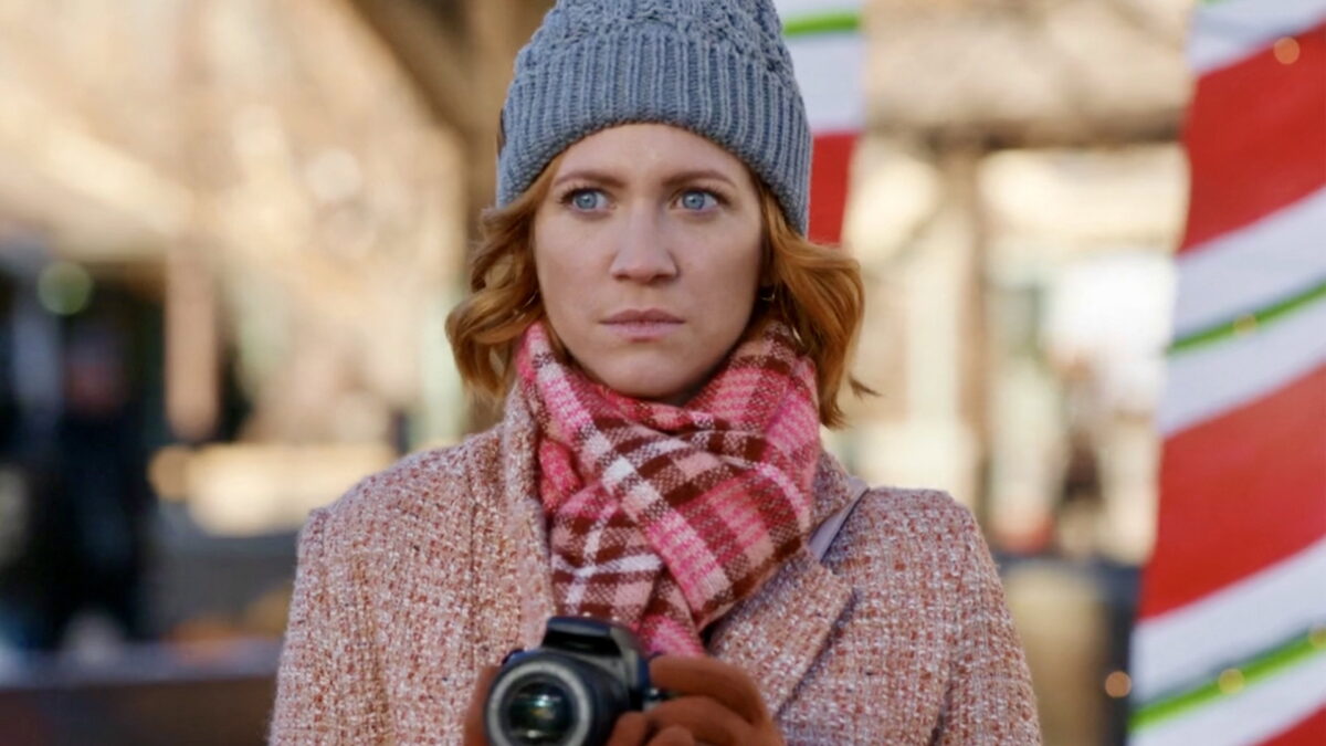 Christmas with the Campbells: A Rom-Com That Can’t Decide What It Wants