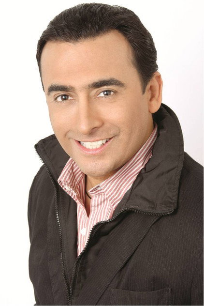 Adal Ramones como Paolo