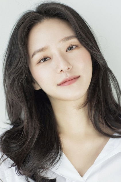Park Gyu-young as Kang No-eul / Guard 011