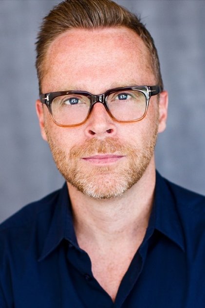 Graeme Duffy as Geoffrey