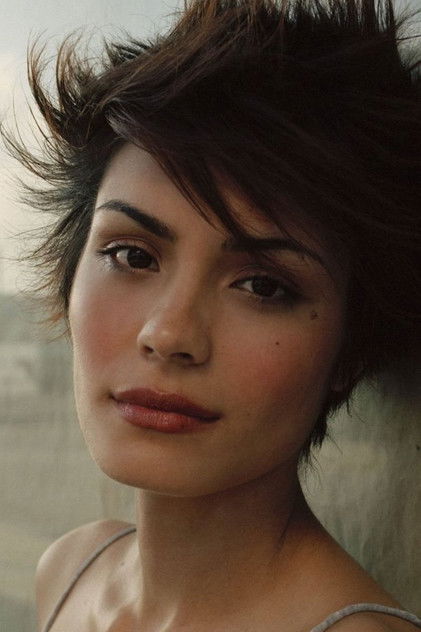 Shannyn Sossamon como Inez