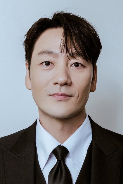 Park Hae-soo as Cho Sang-woo / Player 218