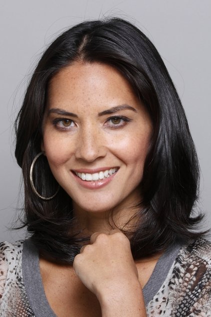 Olivia Munn como Dina