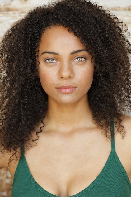 Aleyse Shannon como Jasmine