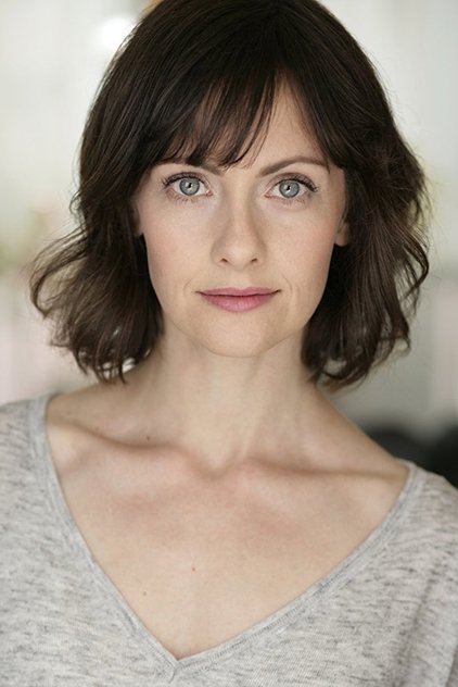 Kosha Engler como Olympias