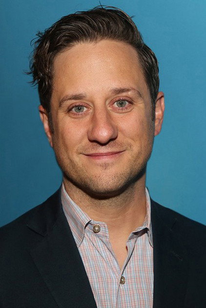 Christopher Fitzgerald como Eddie