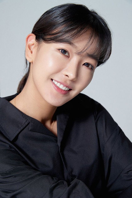 Go Won-hee as Oh Pyeong-hwa