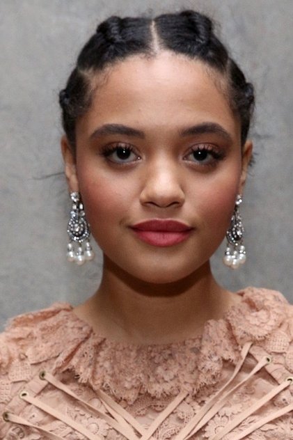 Kiersey Clemons vai Julia