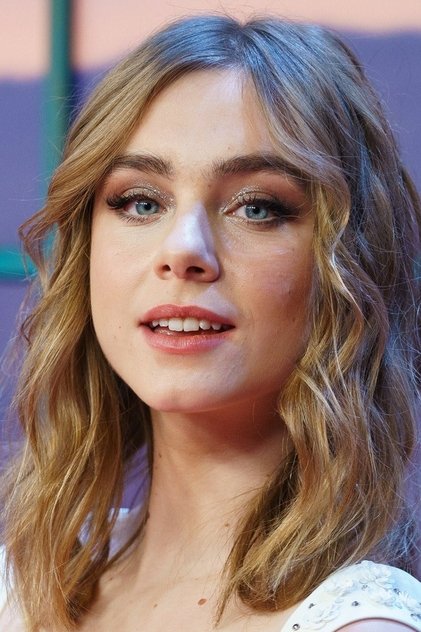 Clara Galle como Raquel