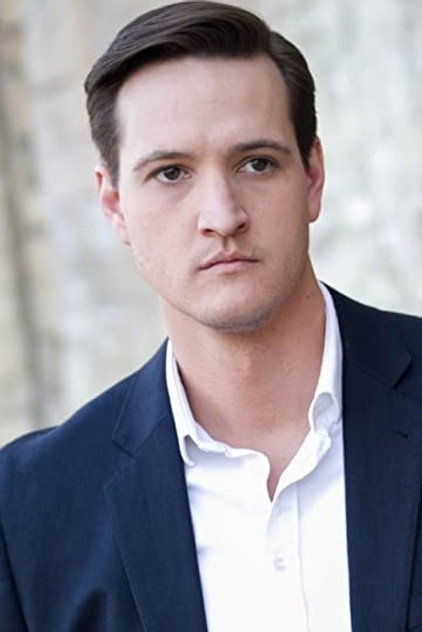 Clayton Boyd como Sniper