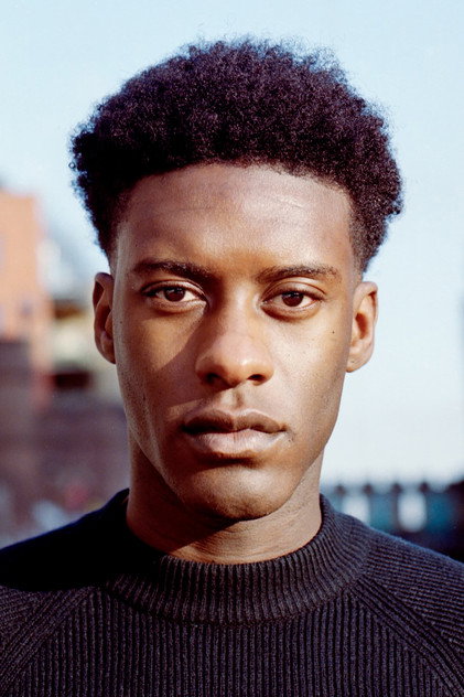 Samuel Adewunmi como Beto