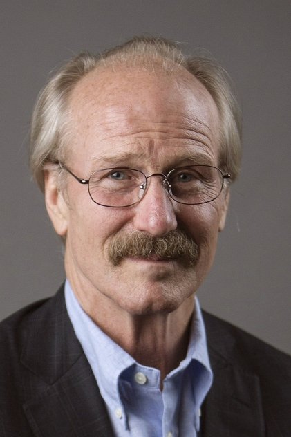 William Hurt como Pere La Chaise