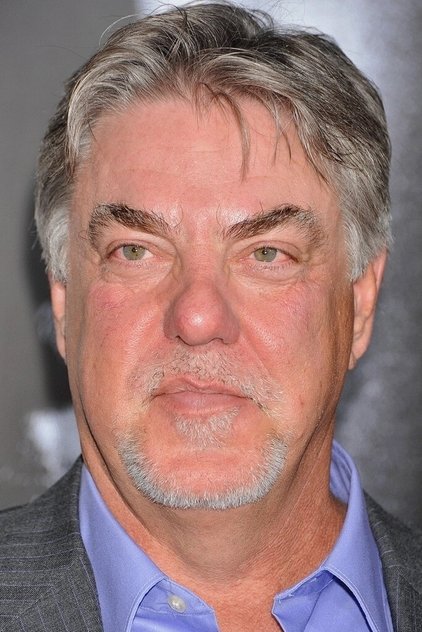 Bruce McGill como Jim Foster