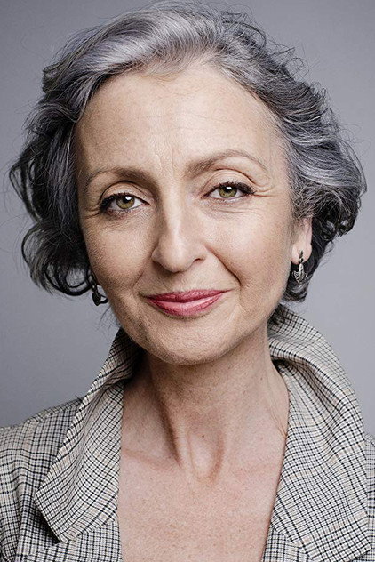 Sorel Johnson como Hildi Greenson