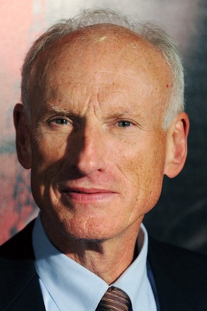 James Rebhorn como Mr. Trask