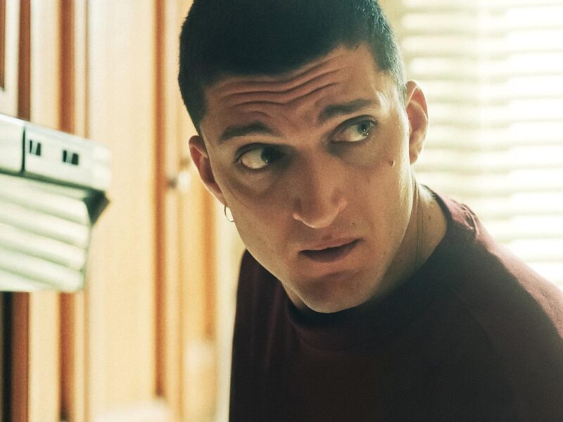 Tense Drama: Brutal Friendship Unfolds in Raw Performances