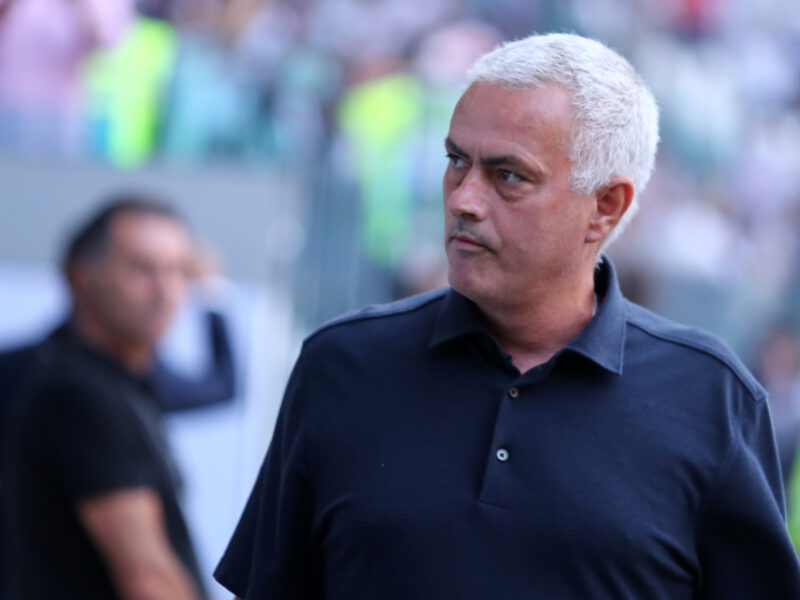 Mourinho regressa ao Real Madrid com 26 títulos e uma missão