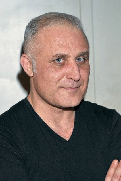 Przemysław Bluszcz dans le rôle de Cezary Karłowicz
