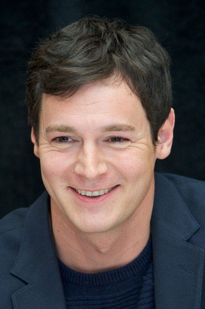 Benjamin Walker como Yves De La Croix