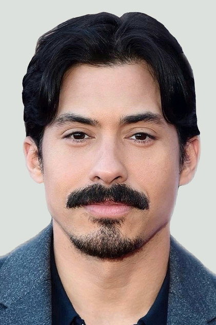 Carlos Santos como Javier