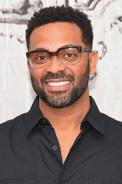Mike Epps como Carl Black