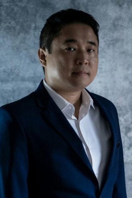 Henrique Kimura jako Marcos Matsunaga