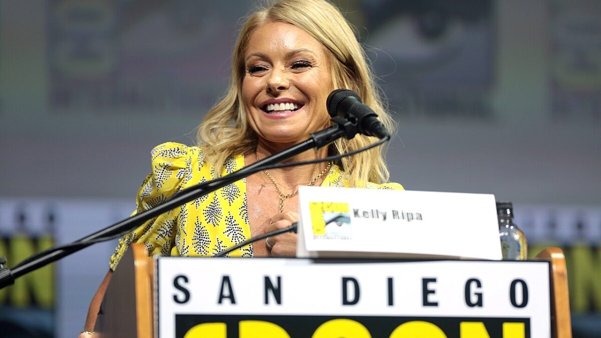 Kelly Ripa borte fra ‘Live’ etter operasjon – og dagtidens største talkshow blunker knapt