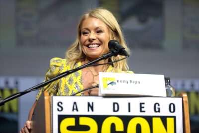 Kelly Ripa se ausenta de ‘Live’ por una operación: el programa número uno de la tarde apenas lo nota