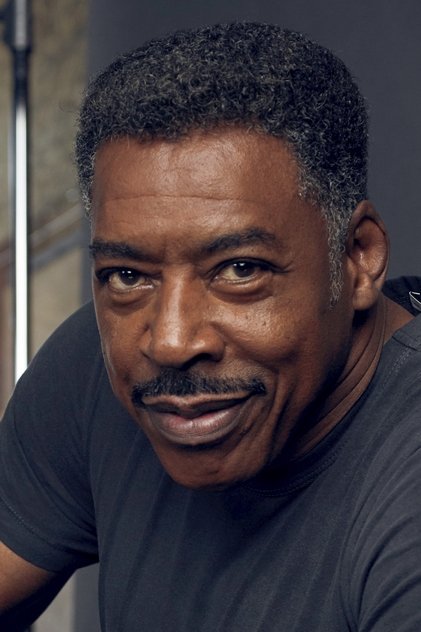 Ernie Hudson como Hank