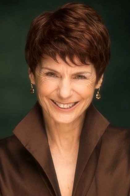 Mary McDonald-Lewis como I.V.A.N. (voice)