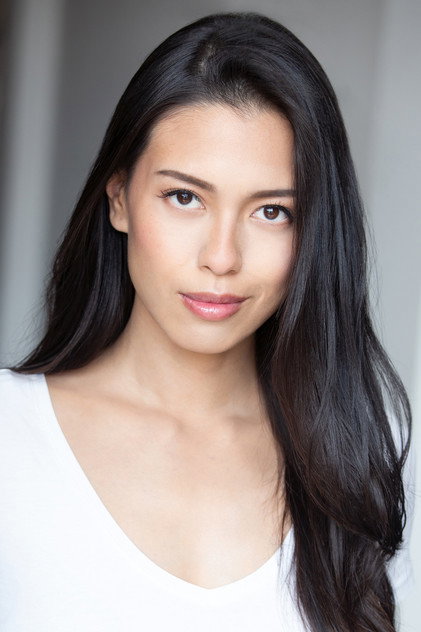 Christine L. Nguyen como Ying Hong