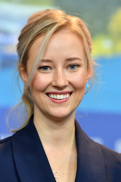 Izel Bezuidenhout as Melissa
