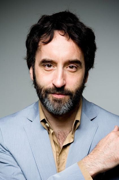 Don McKellar como Bernard Buckley