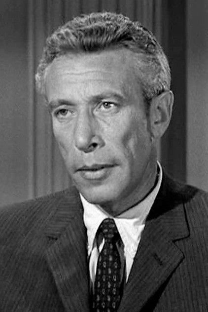 Mort Mills como Al Schwartz - District Attorney's Assistant