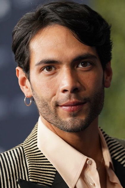 Diego Calva nel ruolo di Nico