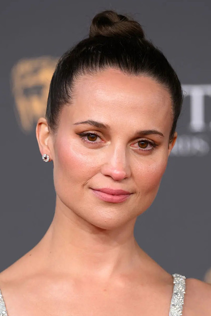 Alicia Vikander como April Hanson