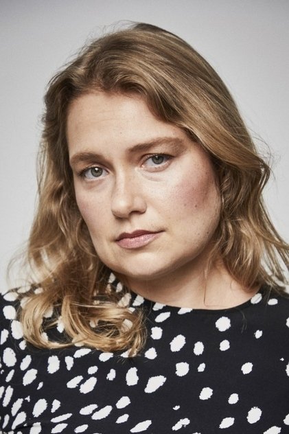 Merritt Wever como Kathryn Turman