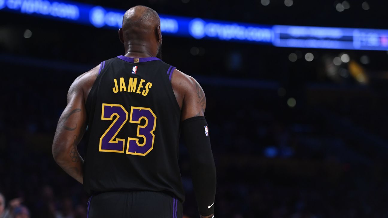 LeBron James ficha por los 76ers y renuncia al balón por un último anillo
