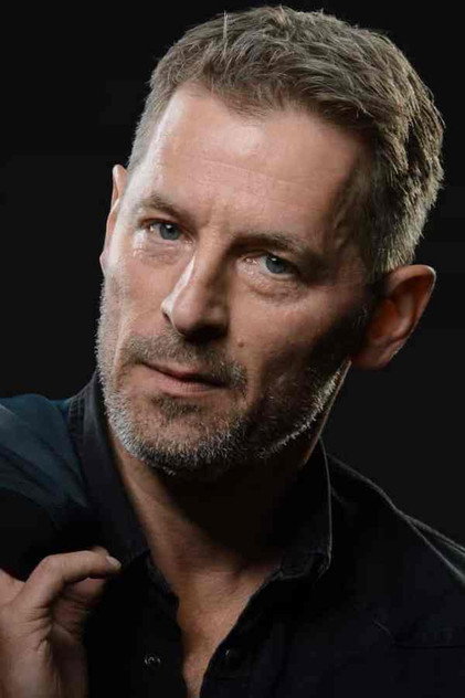 Mikael Birkkjær como Niels-Anders