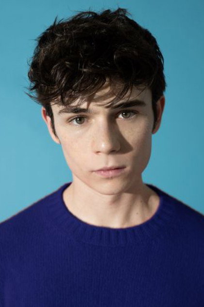 Ashby Gentry dans le rôle de Alex Walter