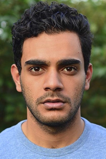 Hamza Haq como Karl