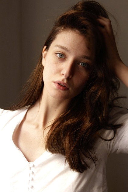 Dharma Mangia Woods as Alessandra Delle Fave